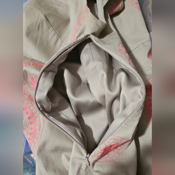 Boden | Embroidered Circular/Floral Mandala Sheath Style Midi Dress - Picture 7 of 12